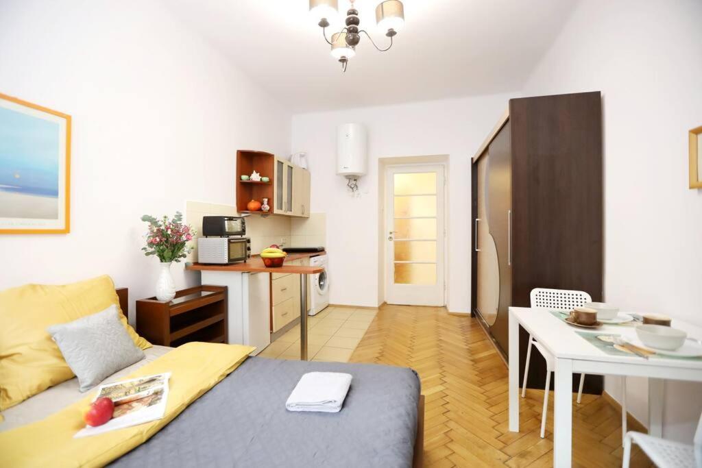 Batorego Cosy Apartment Krakow Luaran gambar